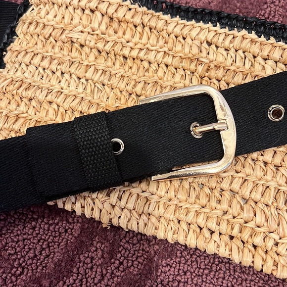 Hatch Attack hatchattack natural and black woven straw fannypack nwt - Picture 2 of 4